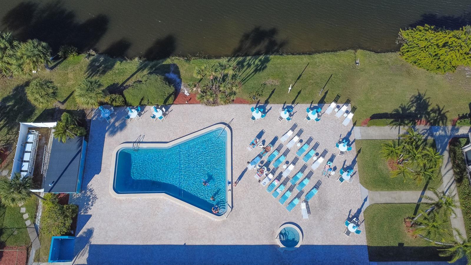 Heated Pool/Hot Tub Overlooks the Bayou!