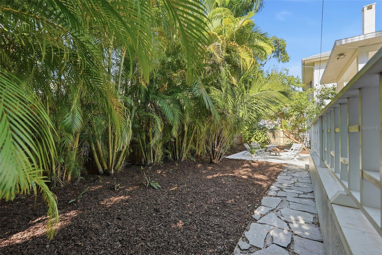 Side of house, lots of room