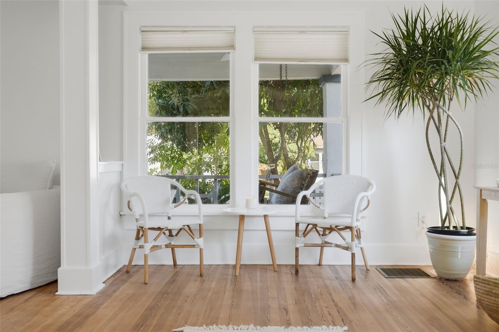 sitting area/ office