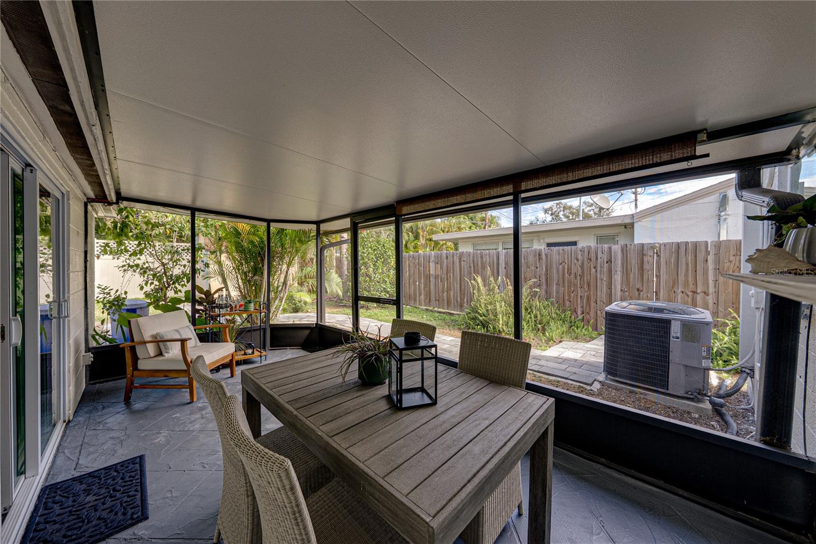 Side Covered Screened Lanai