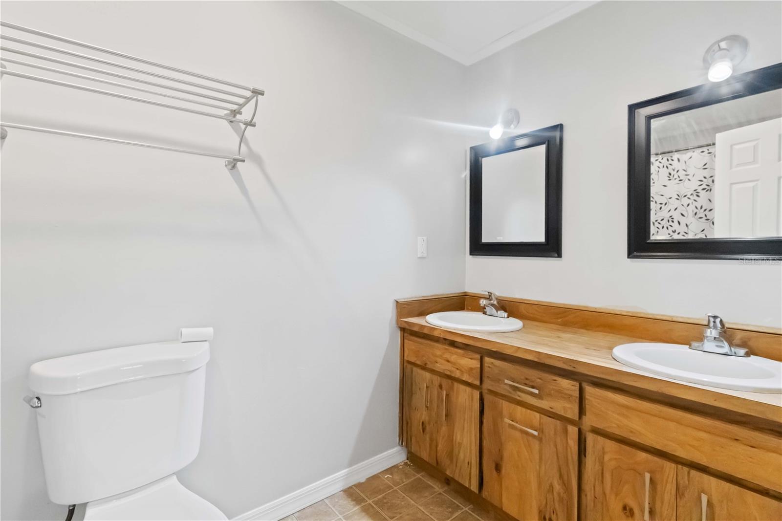 Full bathroom on 2nd level