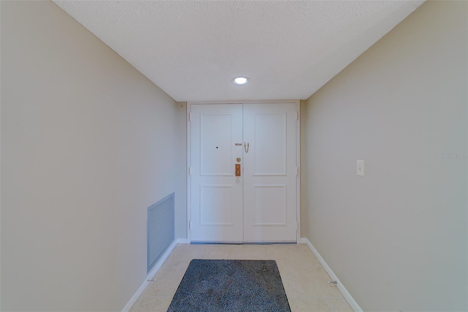 Reverse picture of foyer