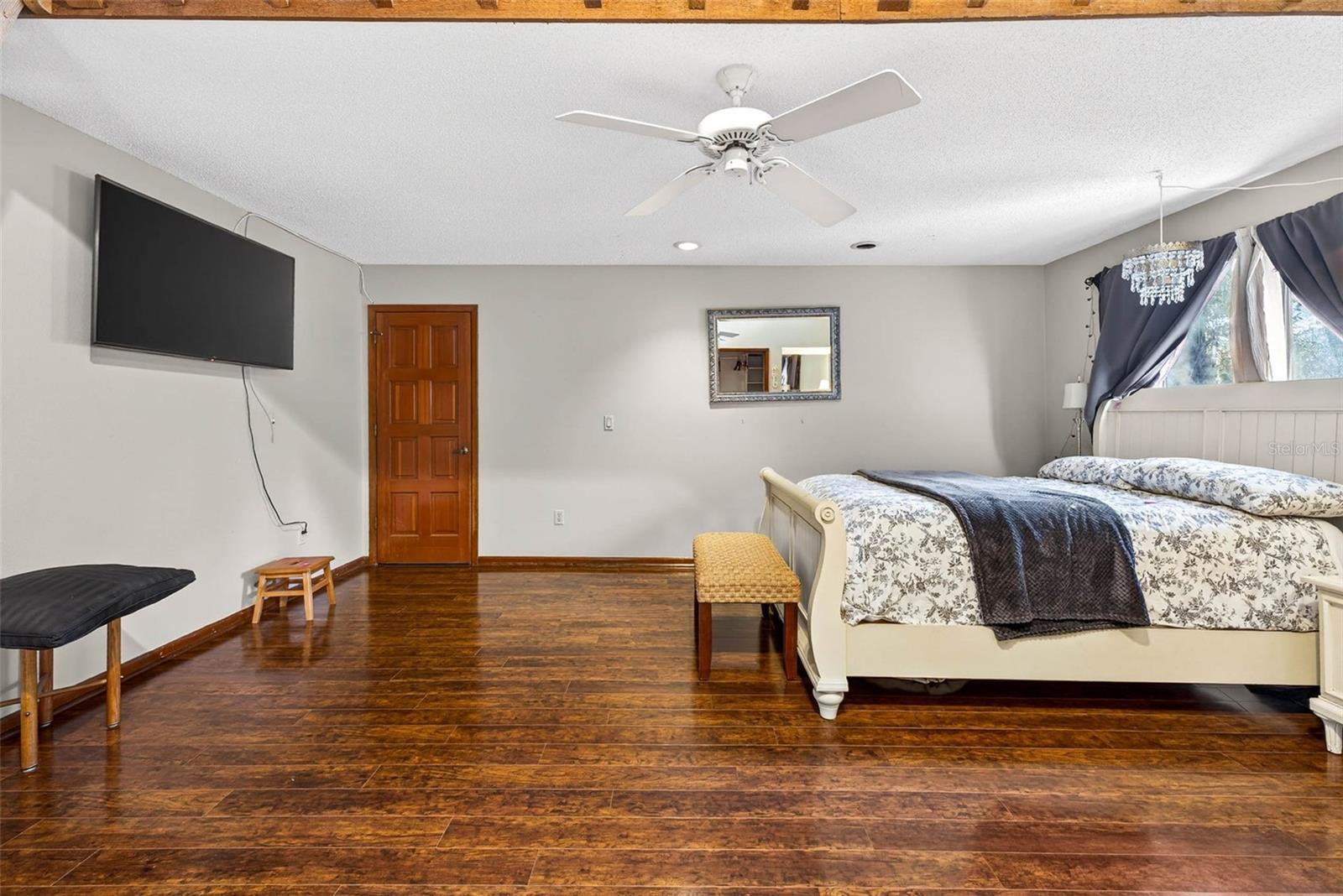 second upstairs massive bedroom