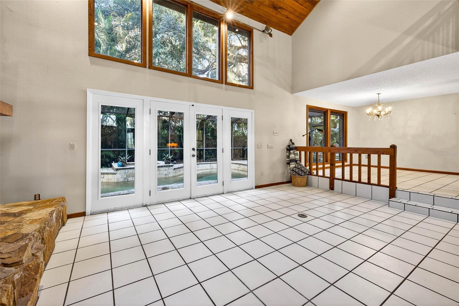 living room lots of natural light
