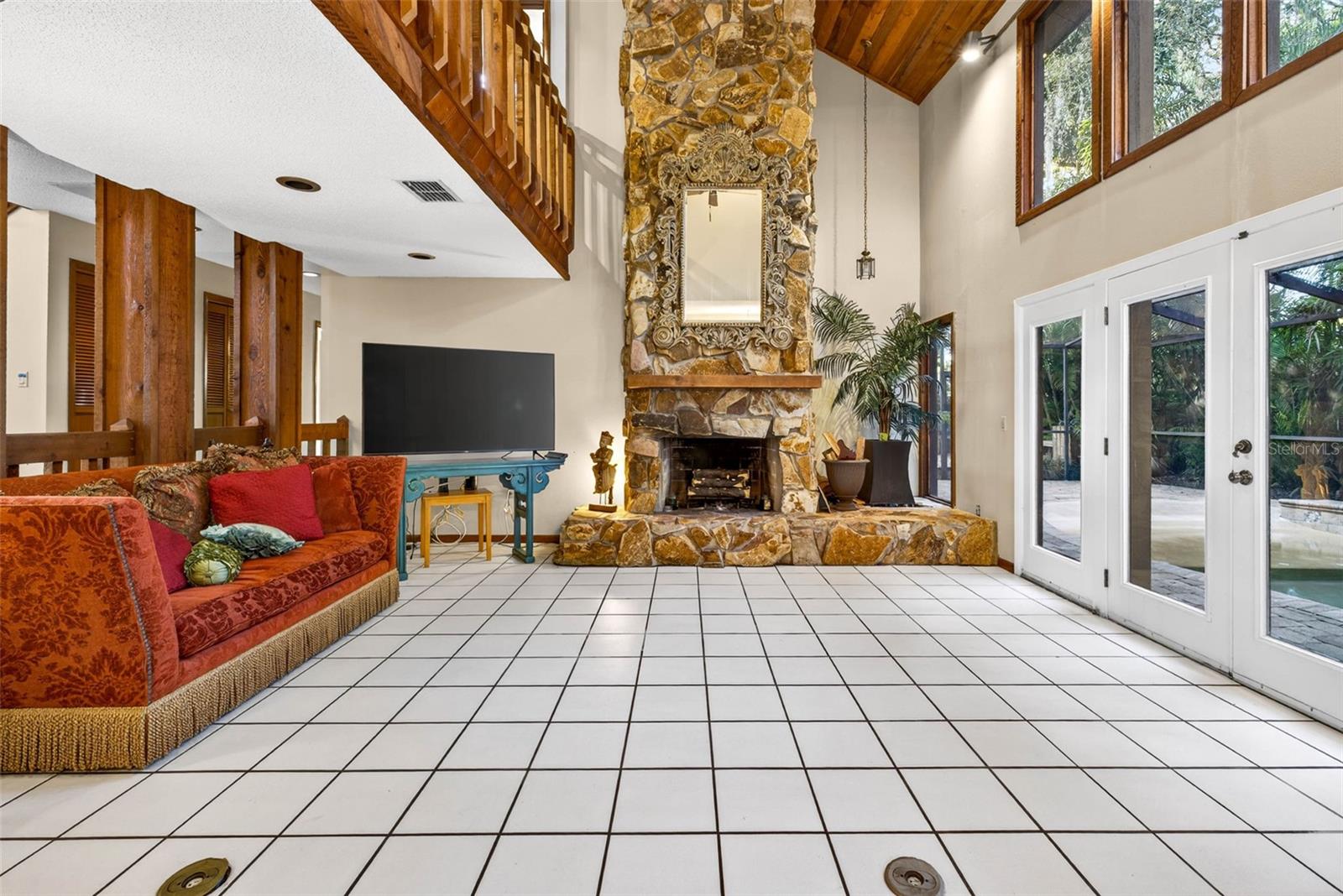 livingroom 30 ft ceilings