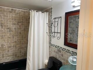 SECOND ENSUITE BATHROOM THAT IS HANDICAP ACCESSIBLE