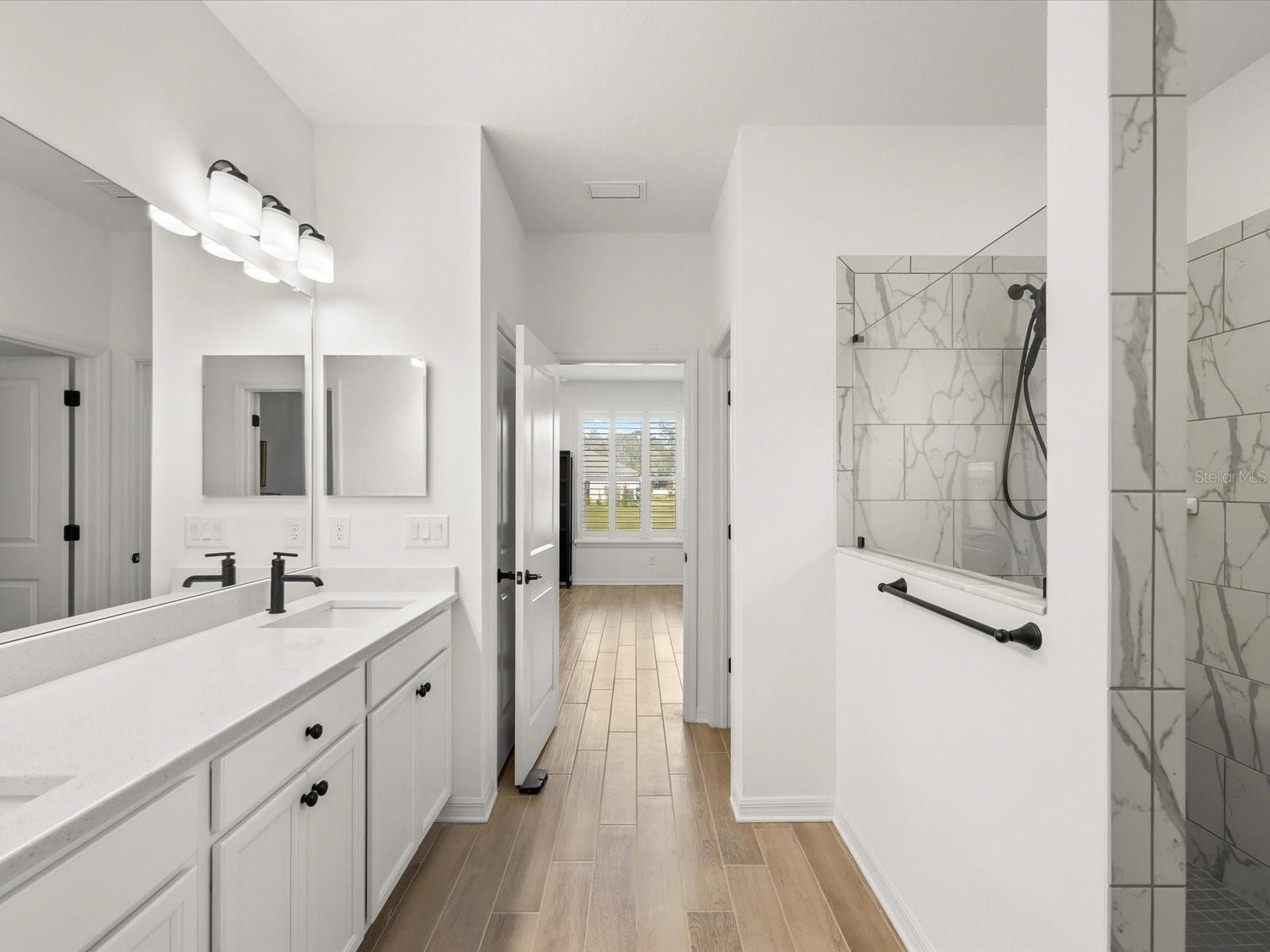 primary en suite bathroom