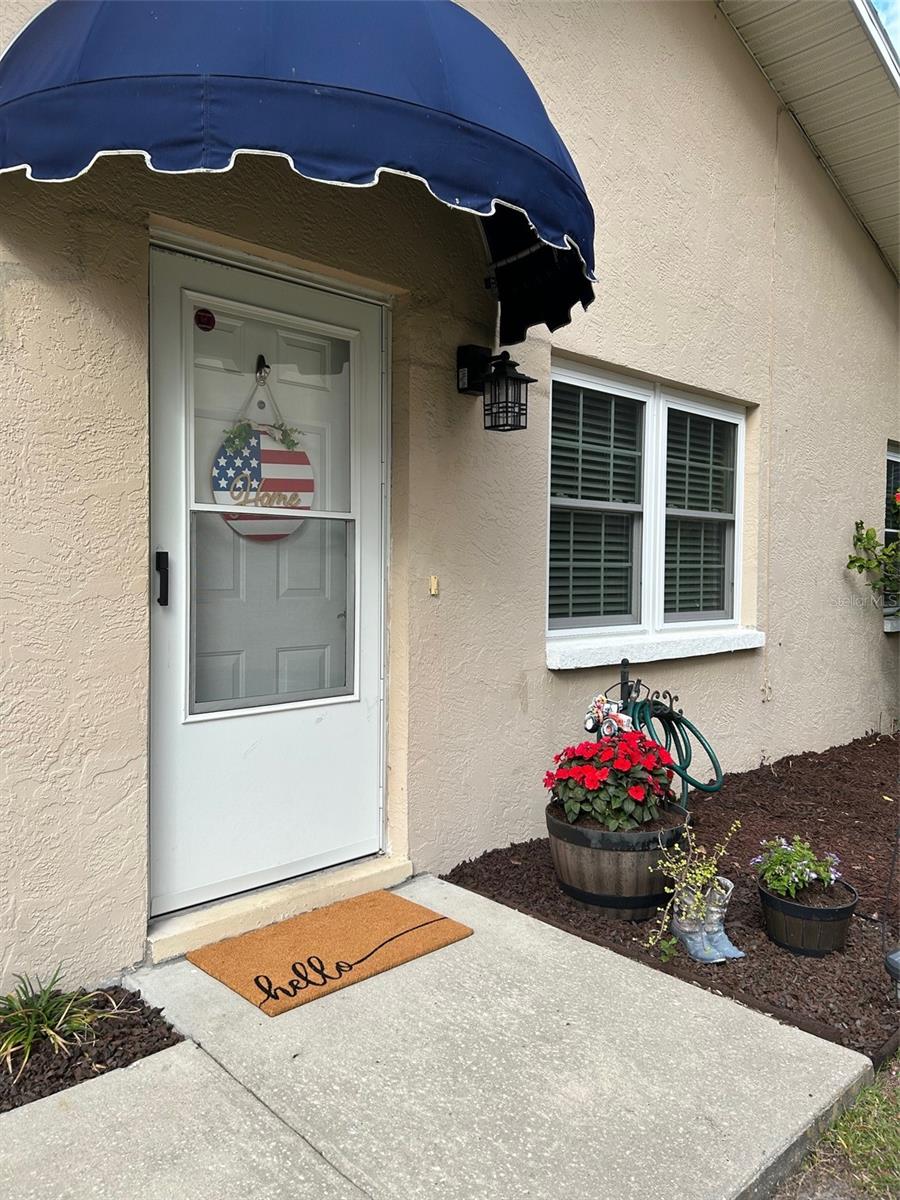 Inviting entranceway!