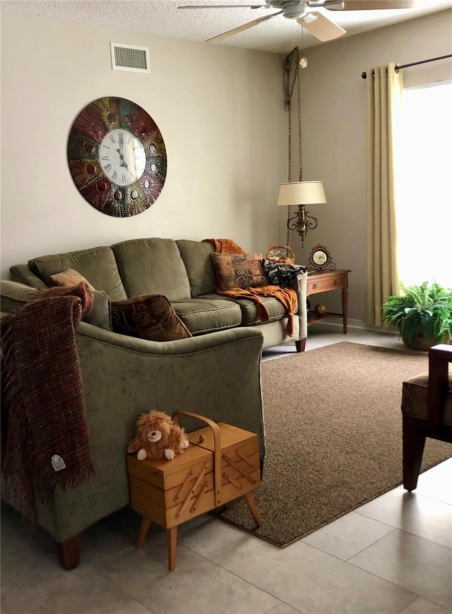 Warm, inviting living room for entertaining guests!