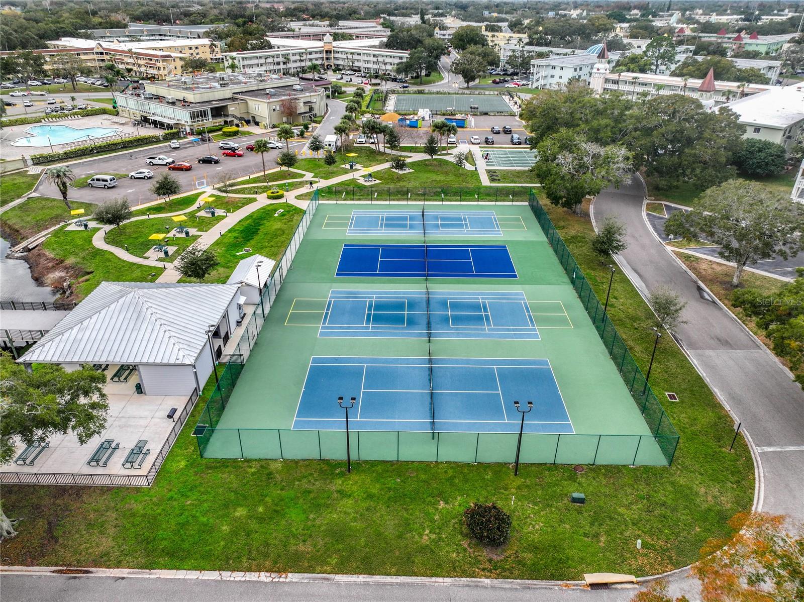 Tennis/Pickle ball courts