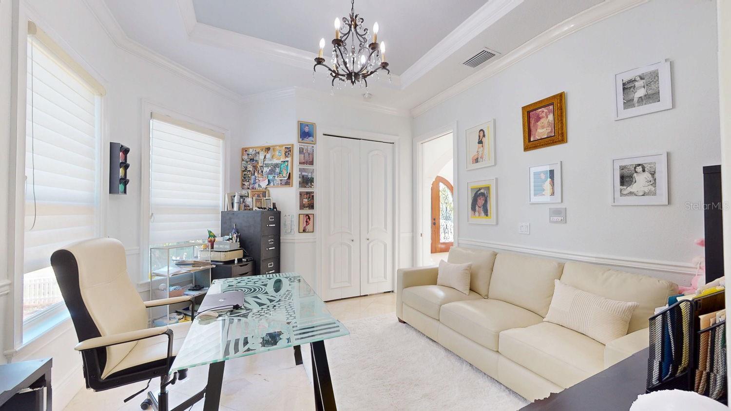 Bedroom 1 2nd Floor with En-suite bathroom