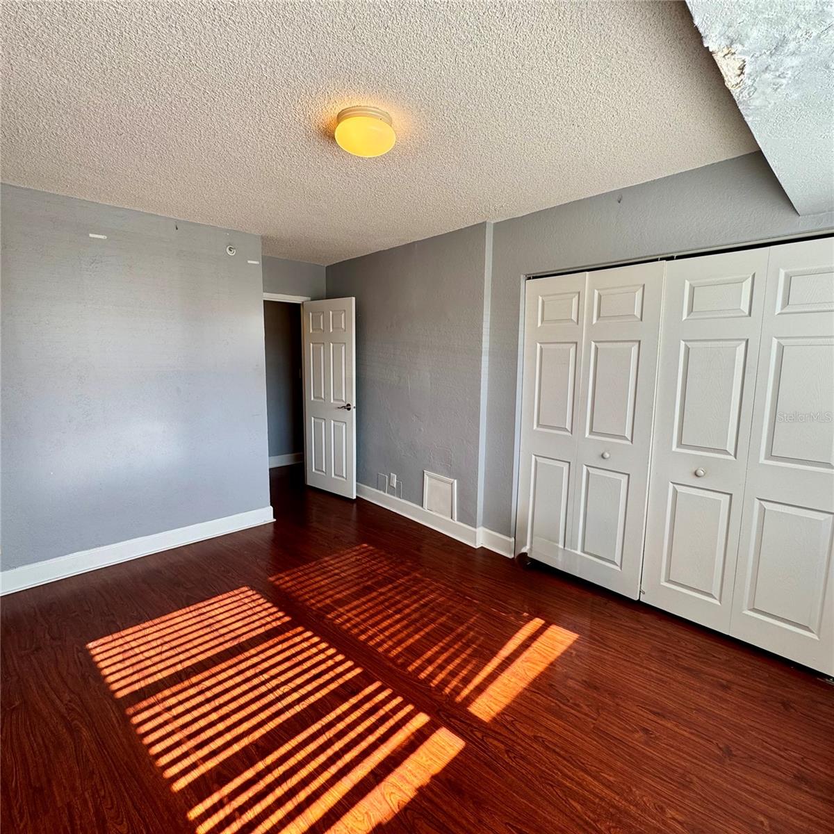 Large closet in 2nd bedroom