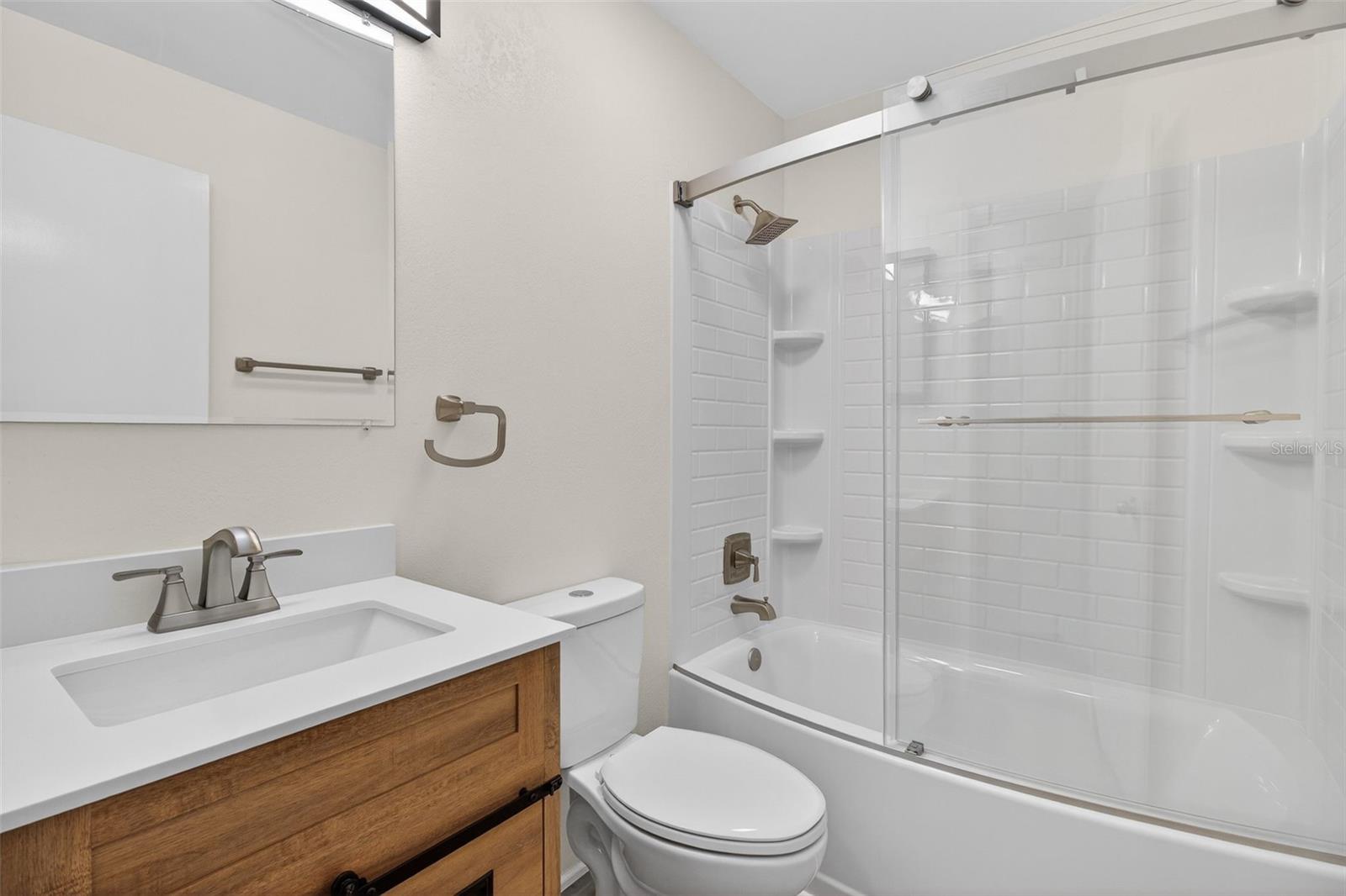 Exceptionally upgraded main bath