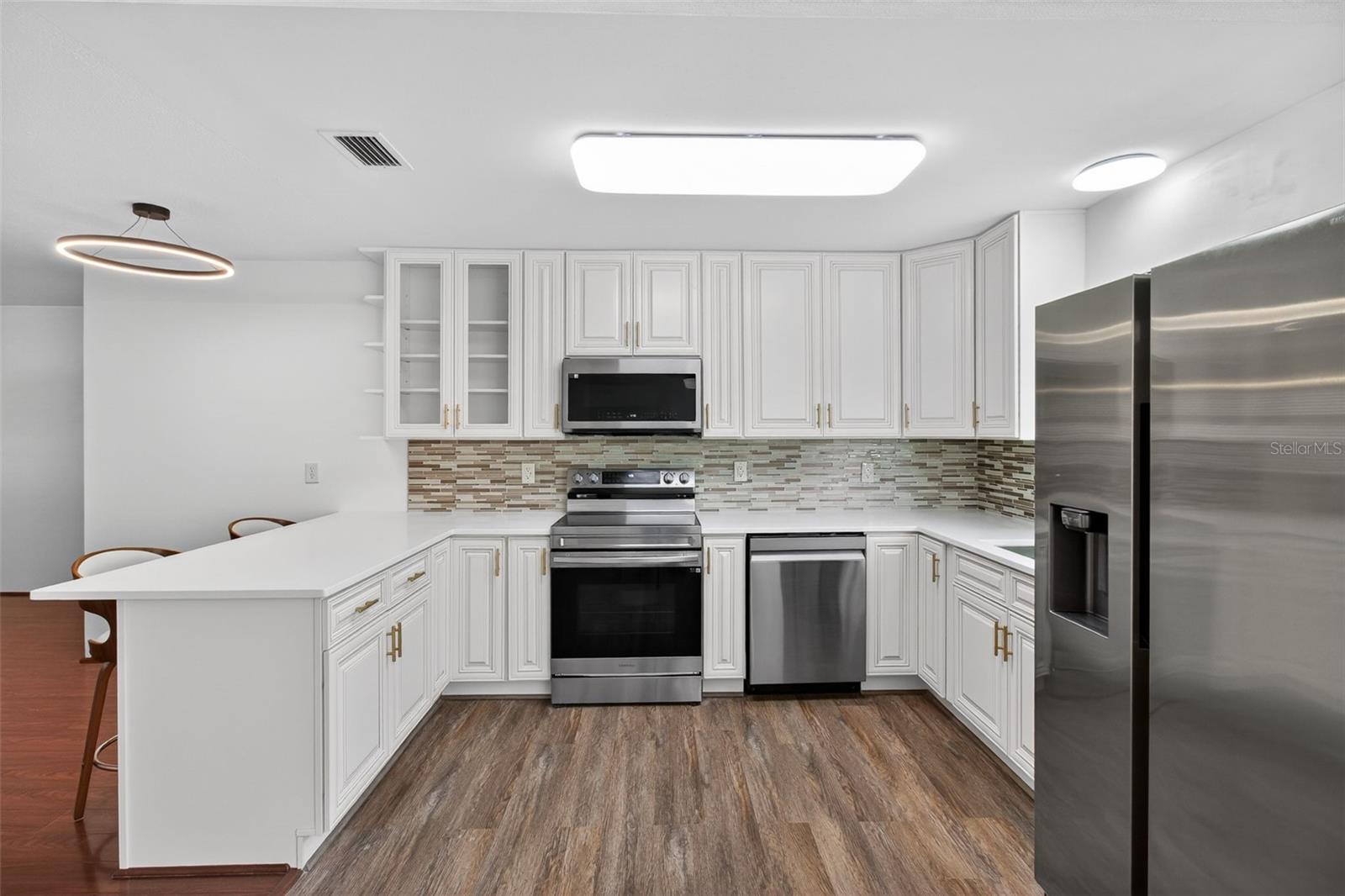 Beautiful, quality upgrades with stainless appliances