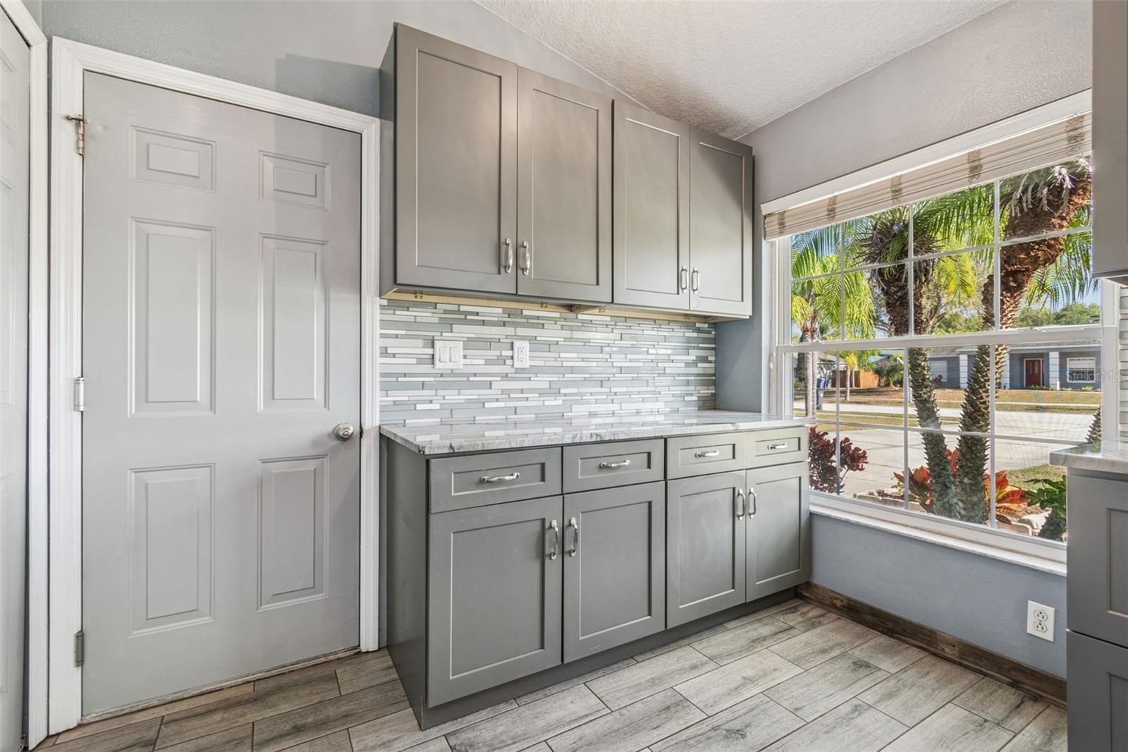 butler's/prep counter