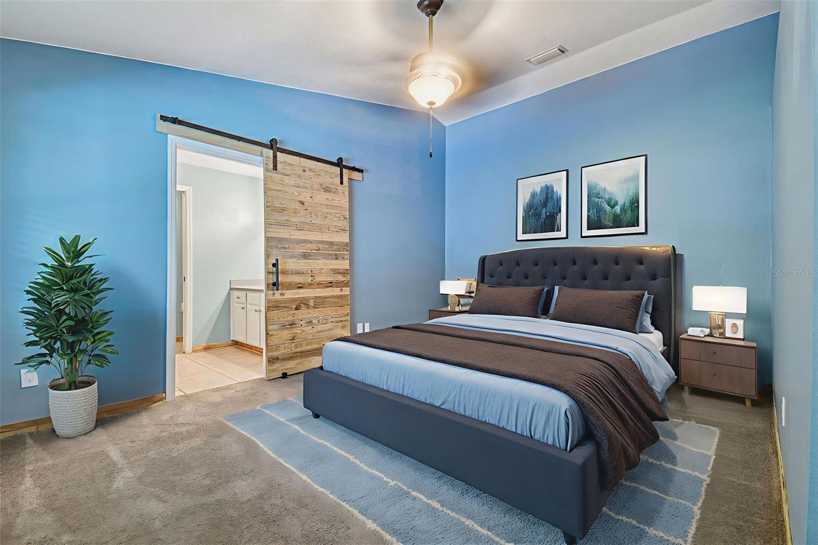 primary/master bedroom