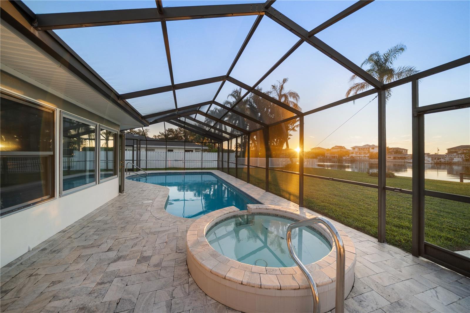 Spa Spills Over To The Pool