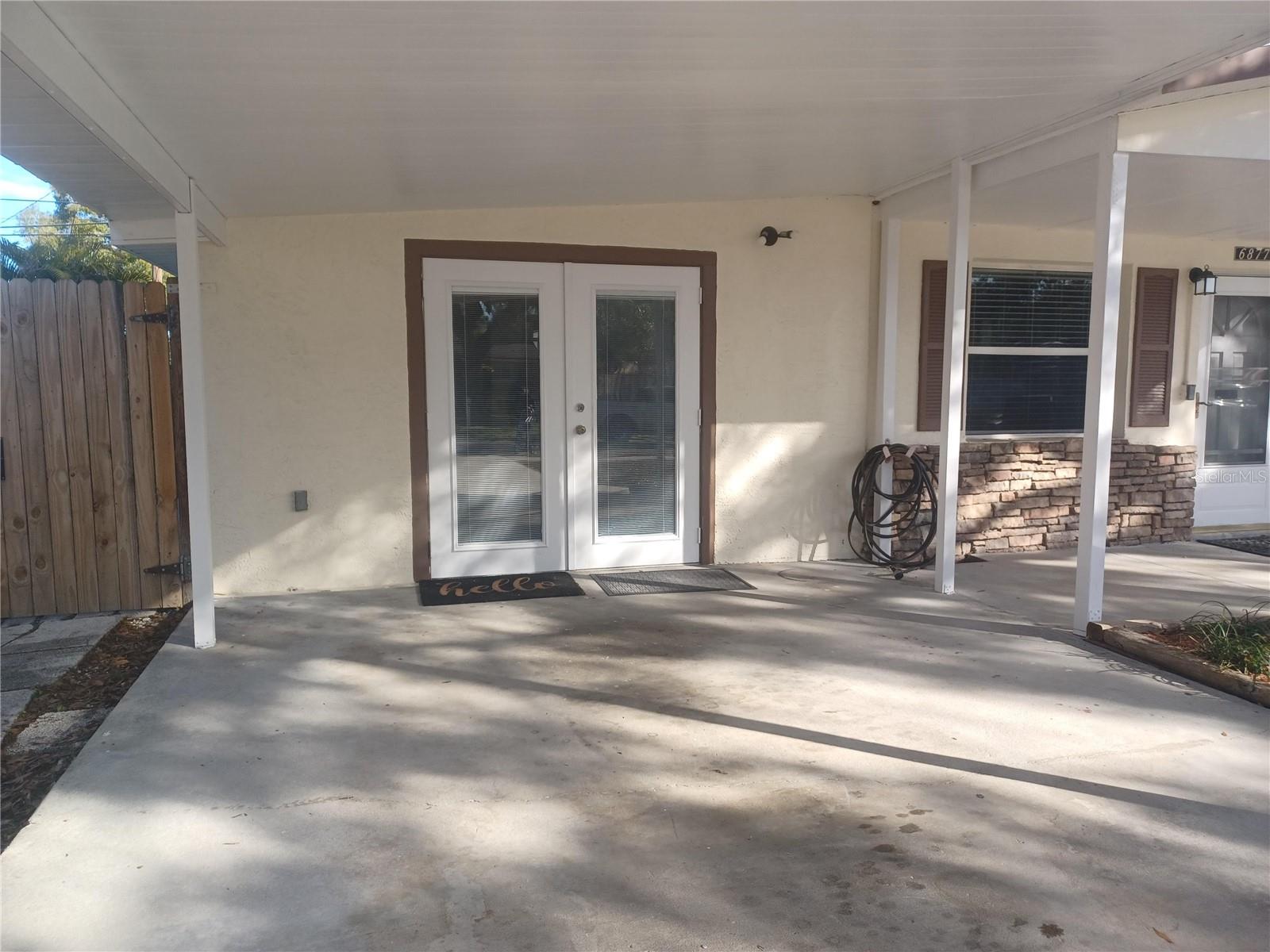 Additiona entry fron carport to bonus room