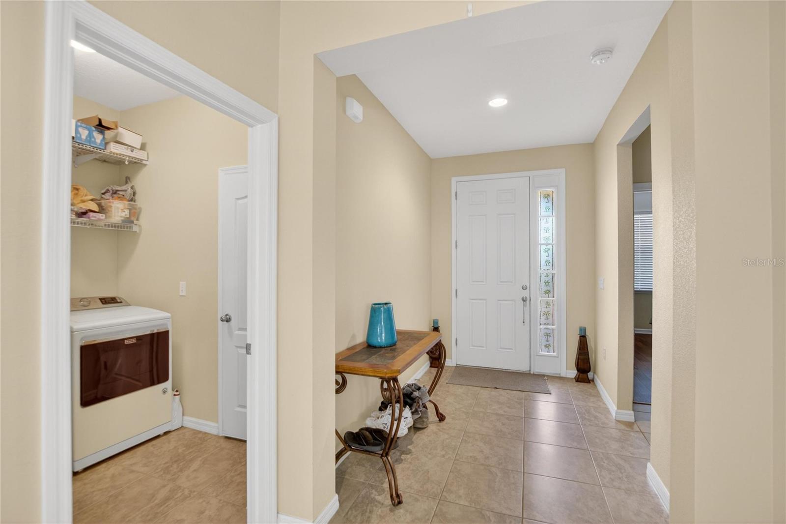 Laundry / frint hall