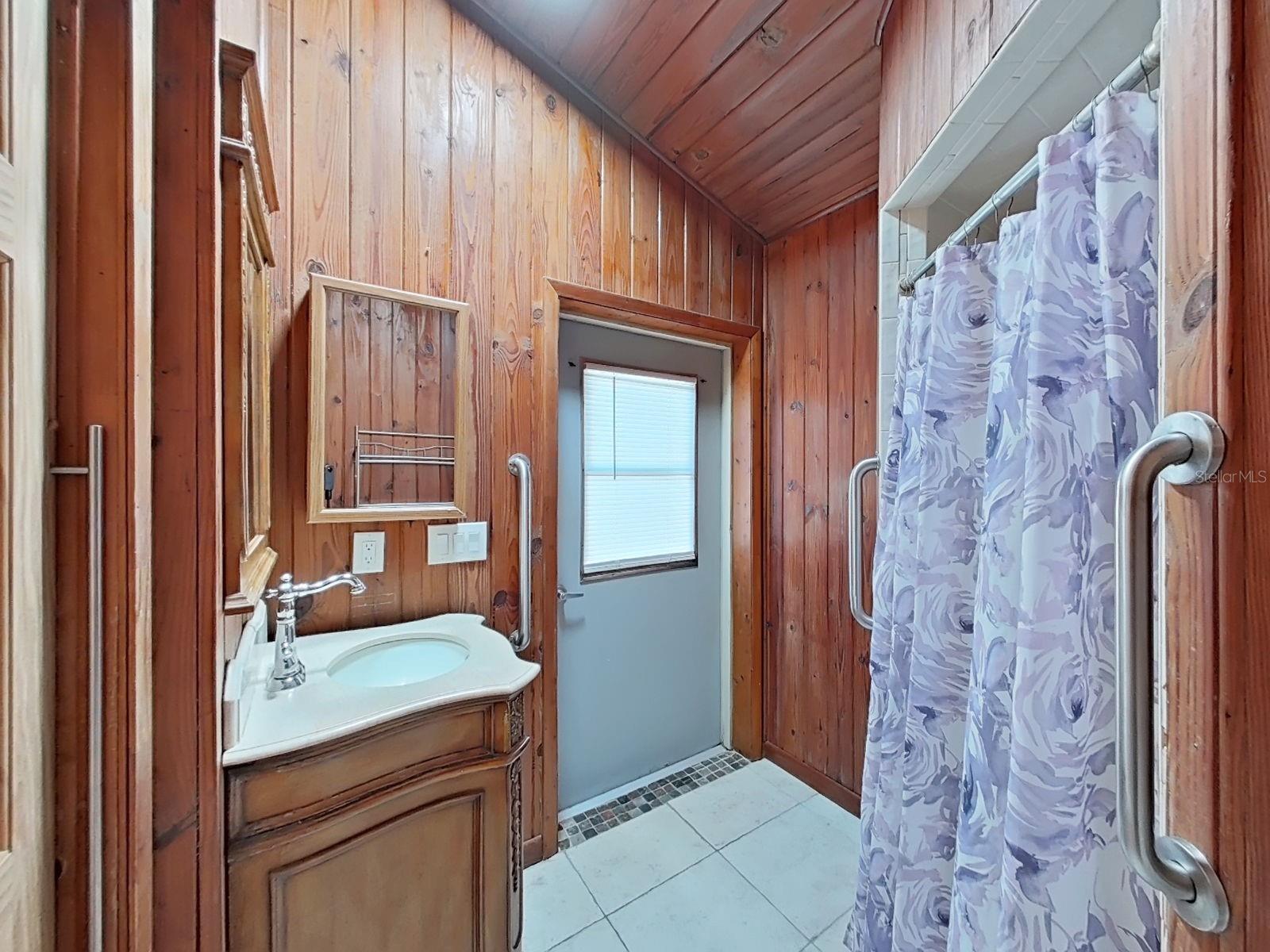 Guest House Bathroom
