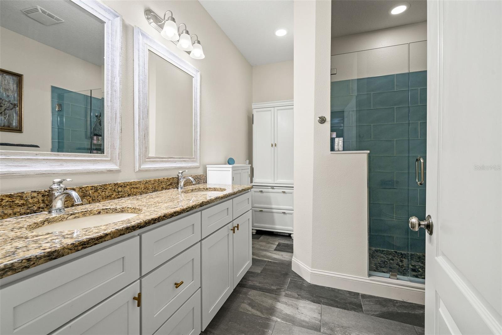 Ensuite Master Bath