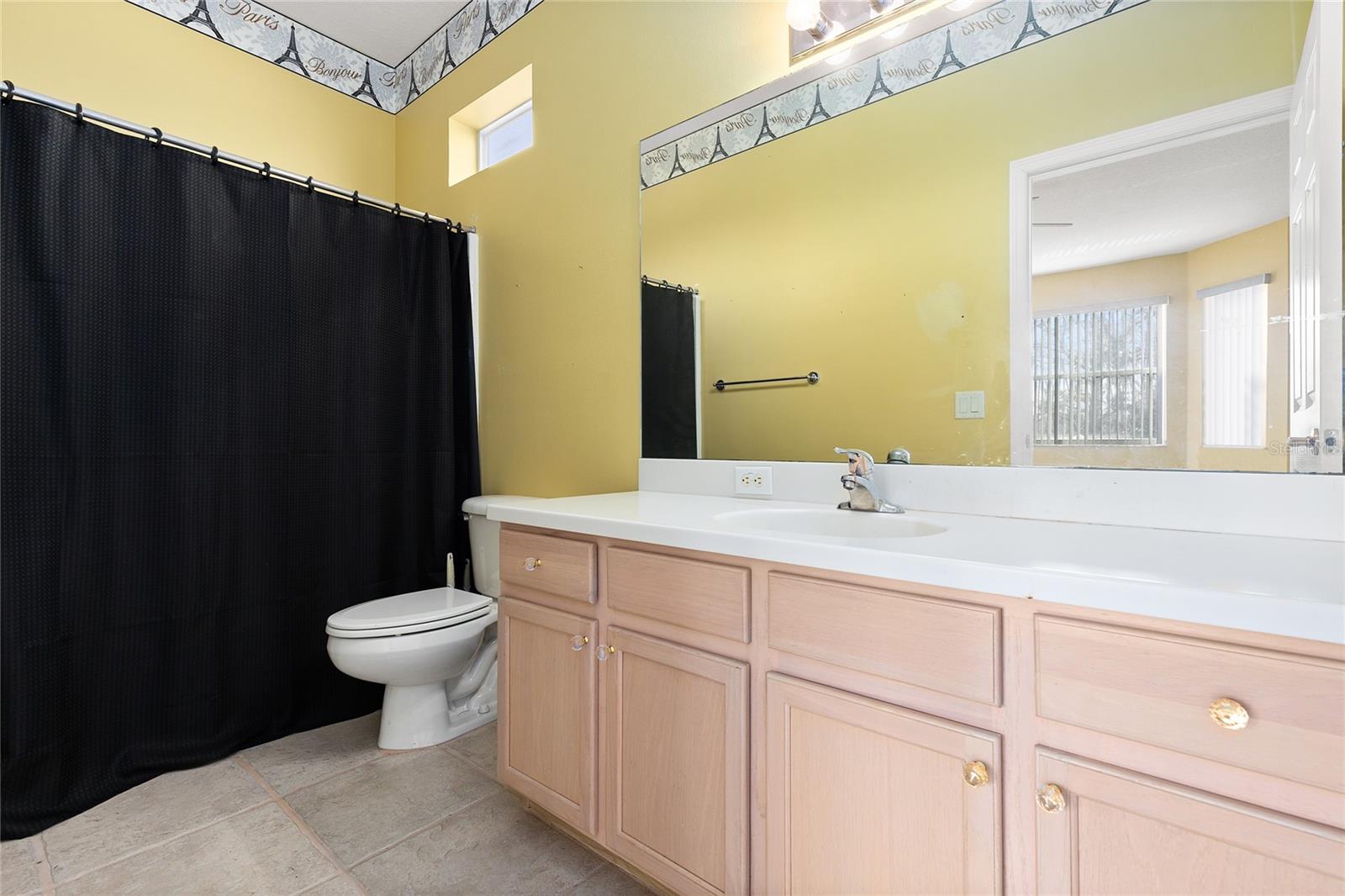 UPSTAIRS MASTER BATHROOM