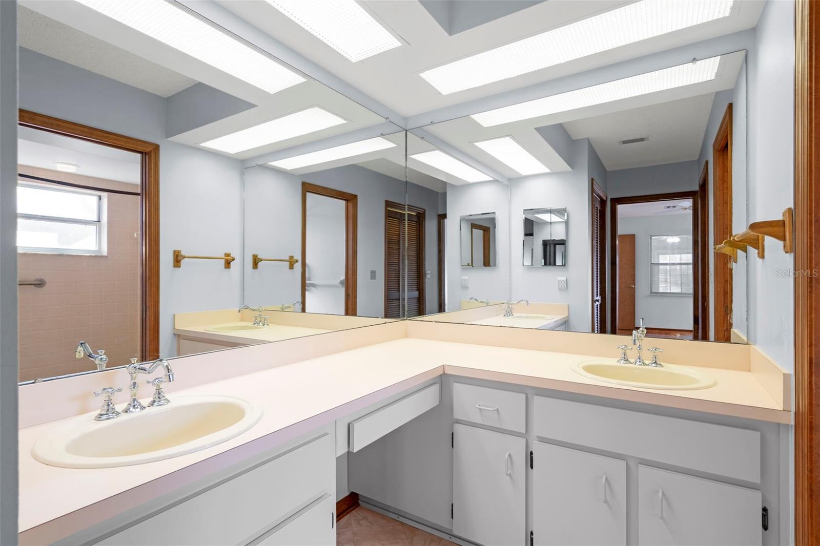 Double sinks in Primary ensuite bath