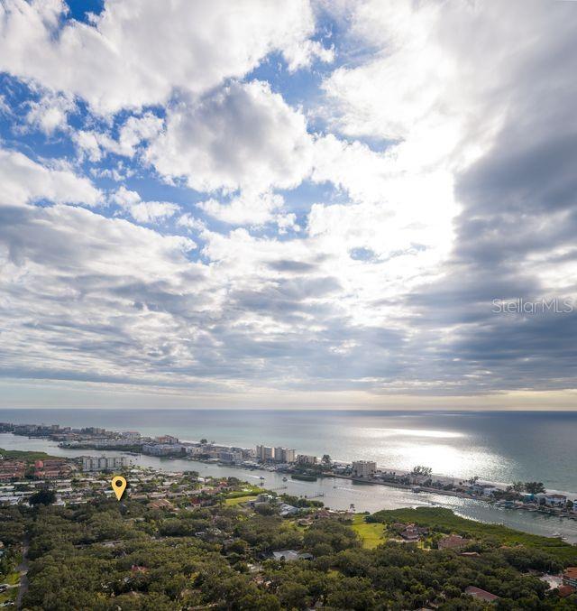 Always beautiful and often bathed in natural light,  Florida provides a lifestyle that is enviable.