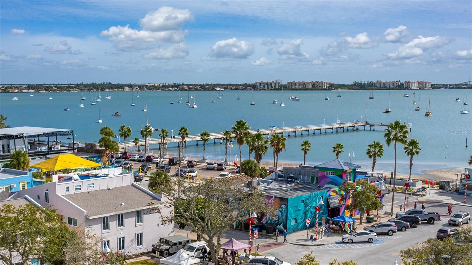 Downtown Gulfport waterfront shops, dining and beach are abouta mile away making it easy to enjoy