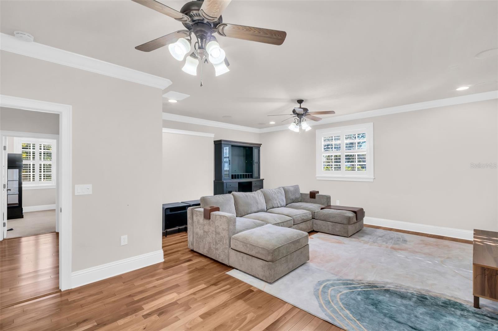 Bed room (4) - large enough to be a 2nd family room