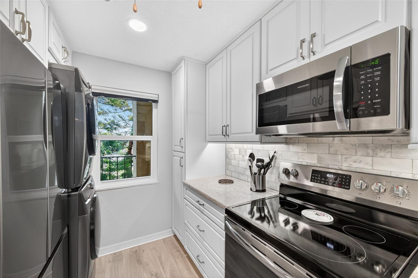 Kitchen access to laundry