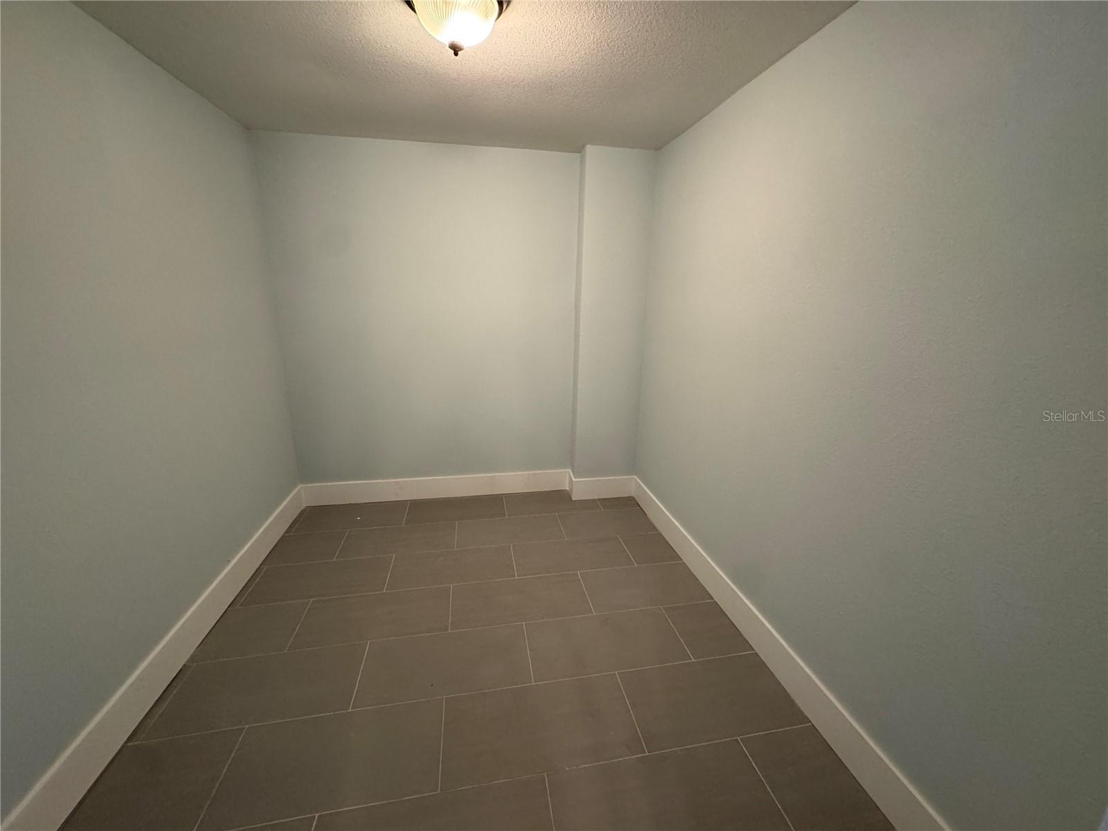 MASSIVE PRIMARY WALK -IN CLOSET