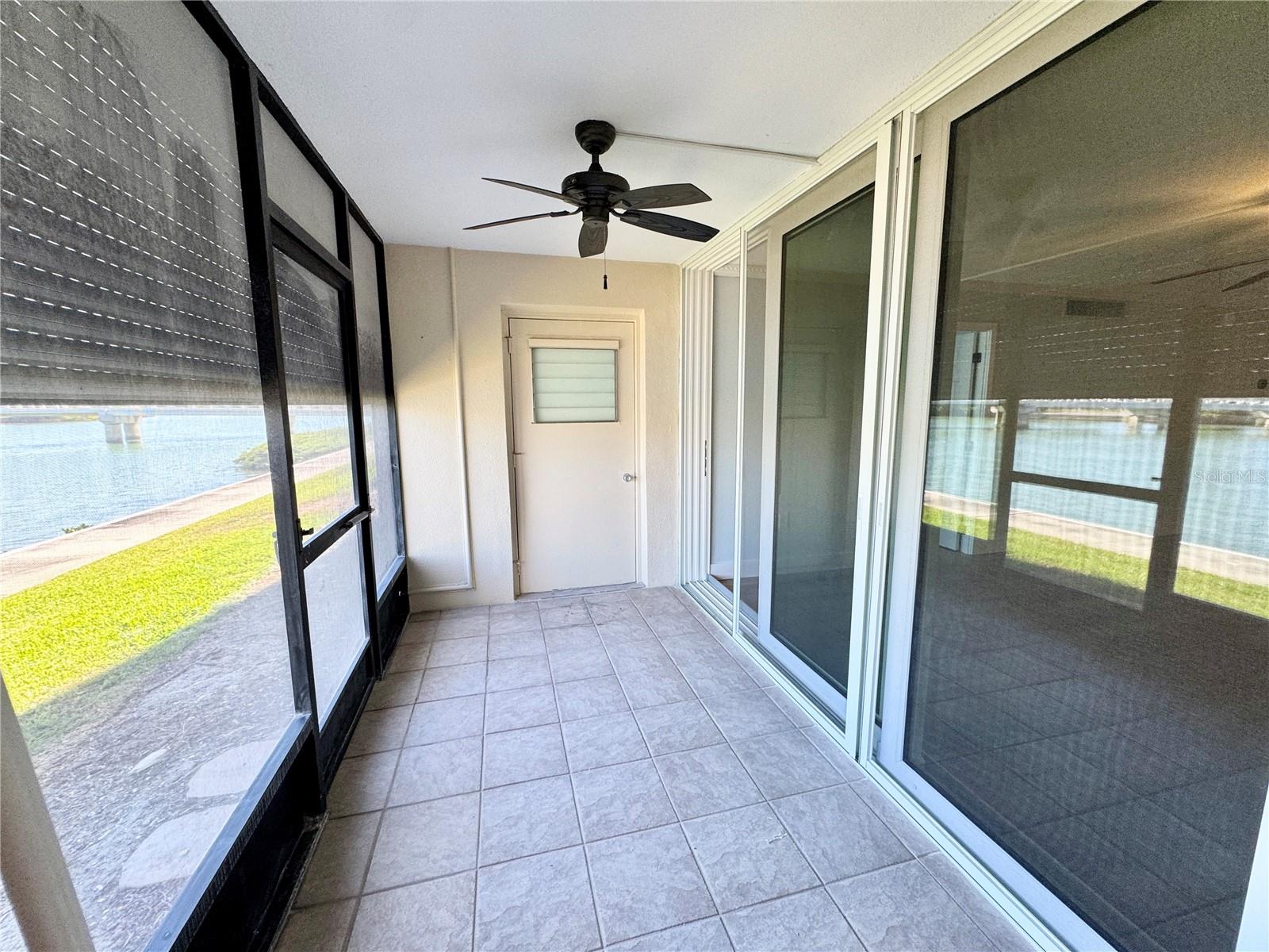 HUGE LANAI FOR DOLPHIN WATCHING