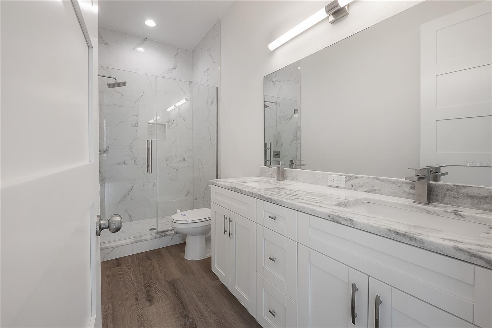 Primary En Suite Bath