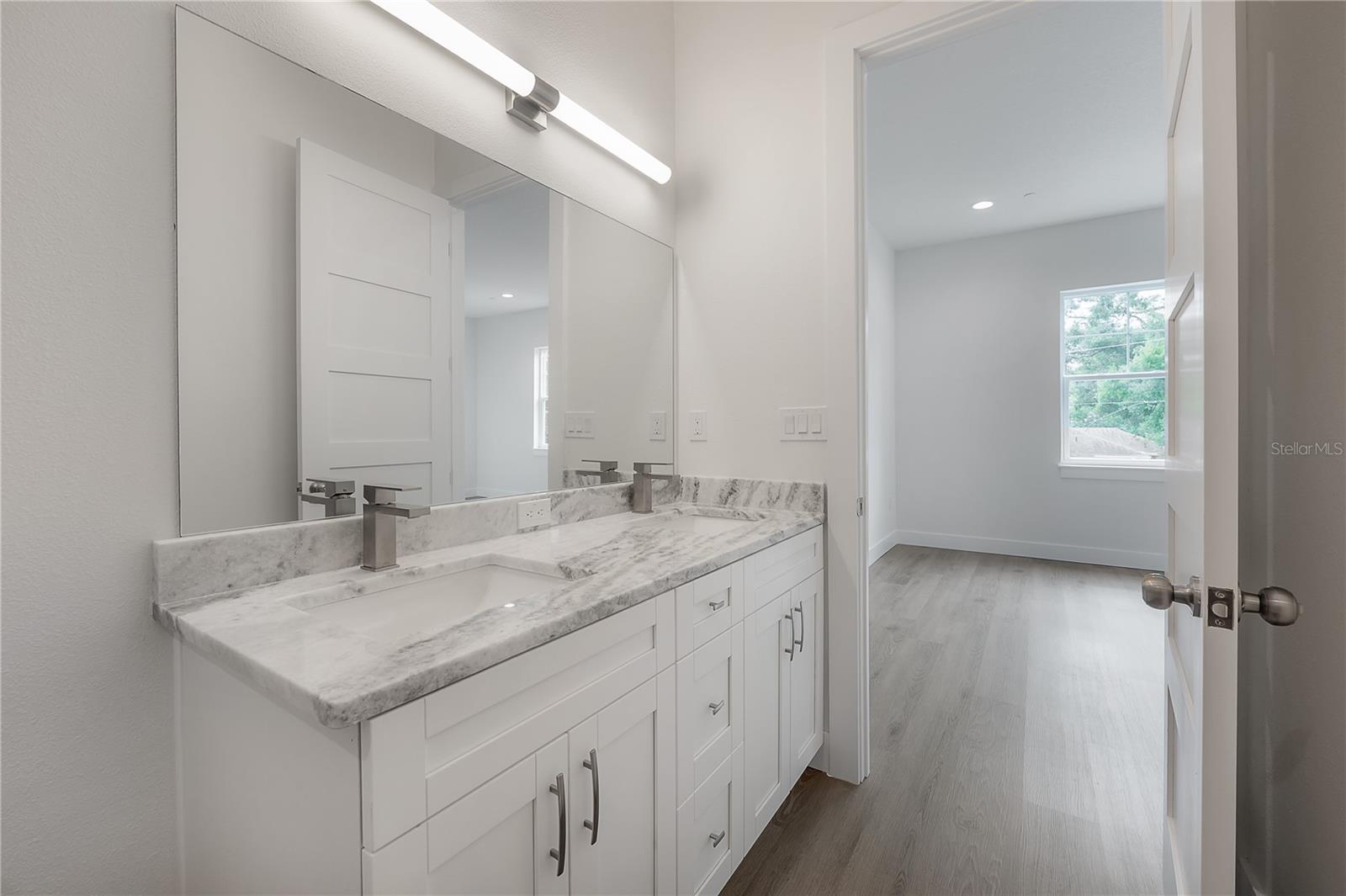 Primary En Suite Bath