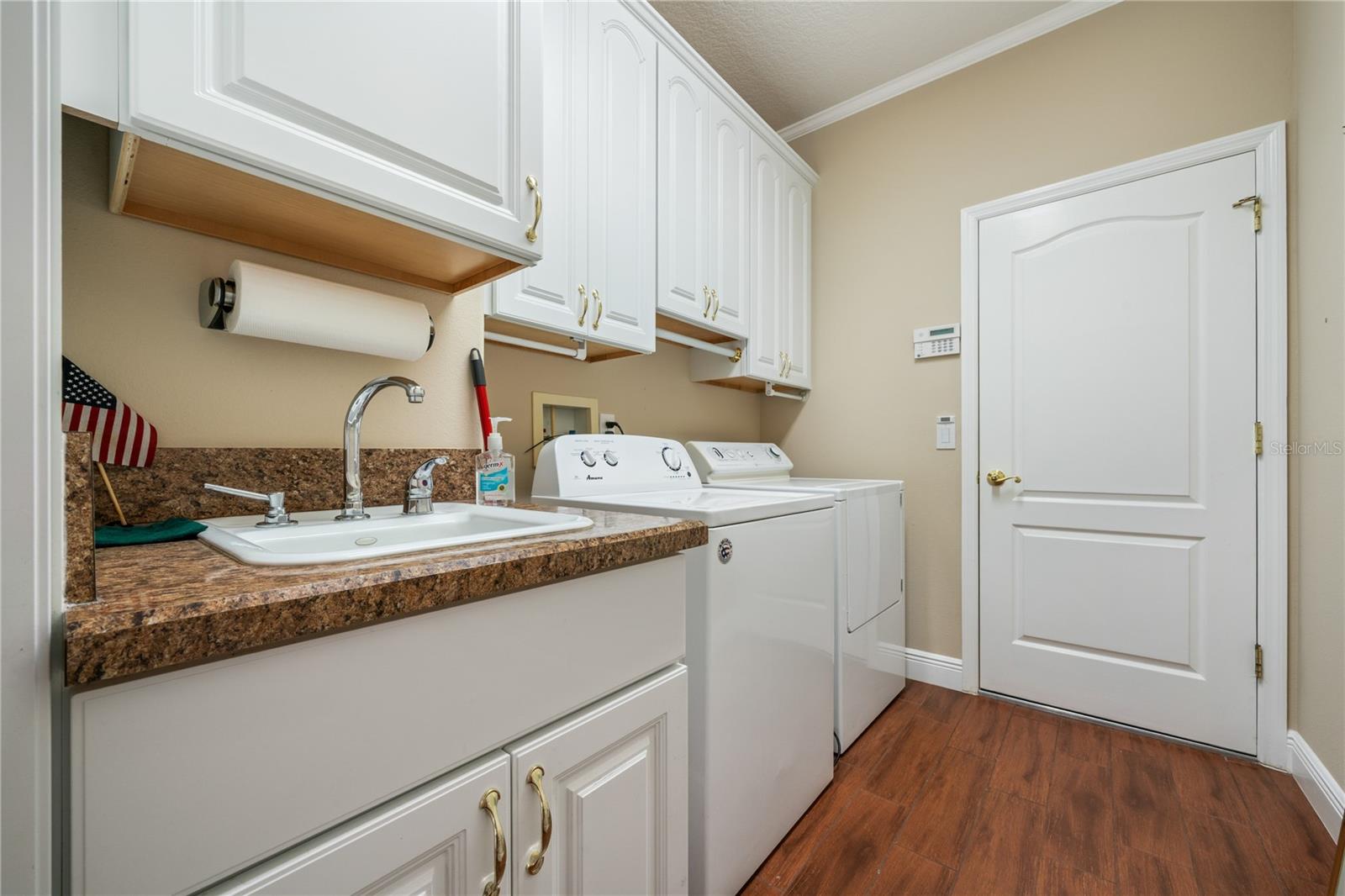 Spacious laundry room