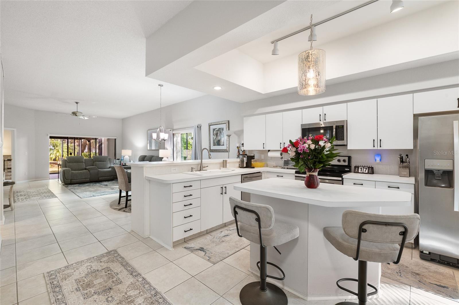 Light, bright and spacious!!!