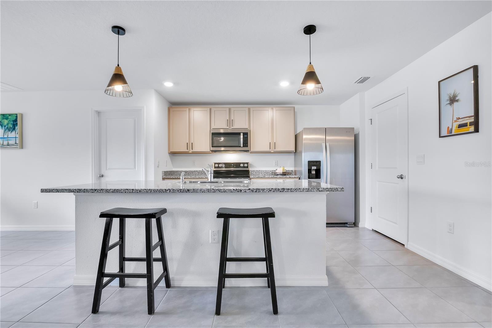 Large island in Kitchen