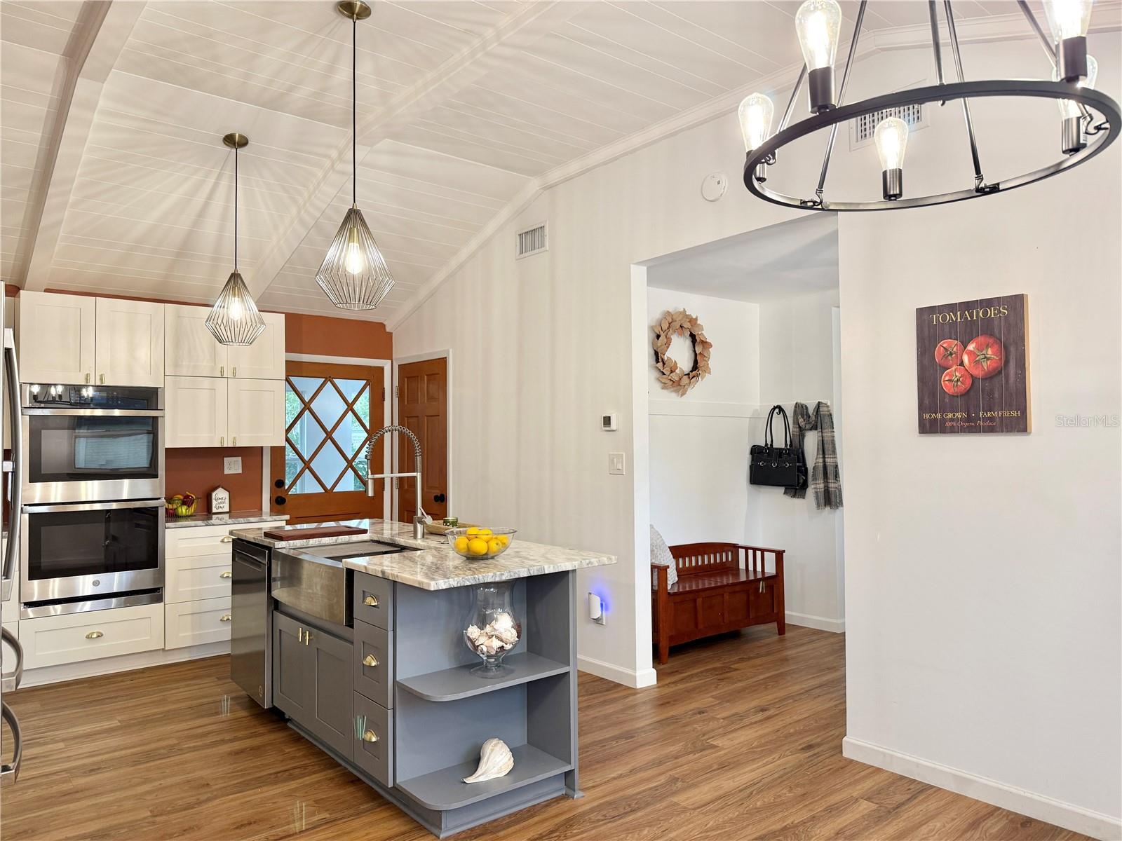 Kitchen - Vaulted Ceilings