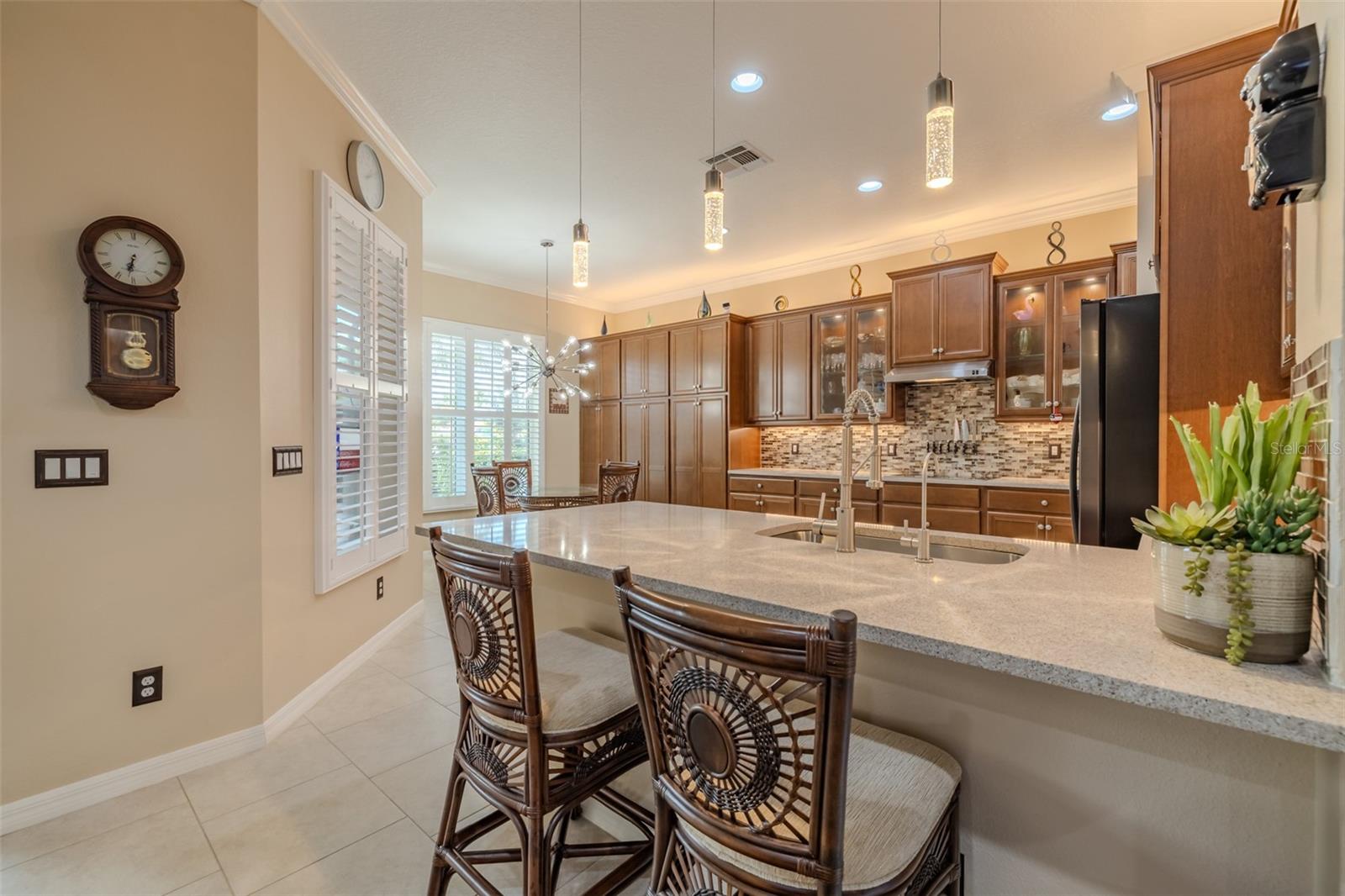 Kitchen with counter-height breakfast bar