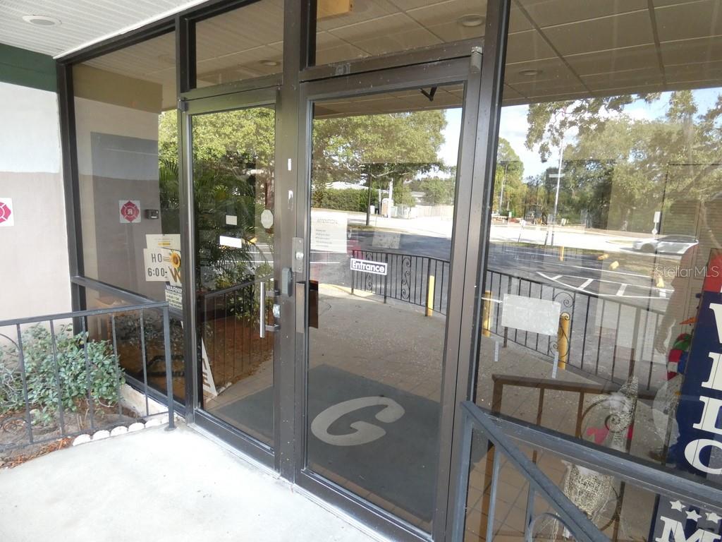 Club House & Pool & Fitness Center