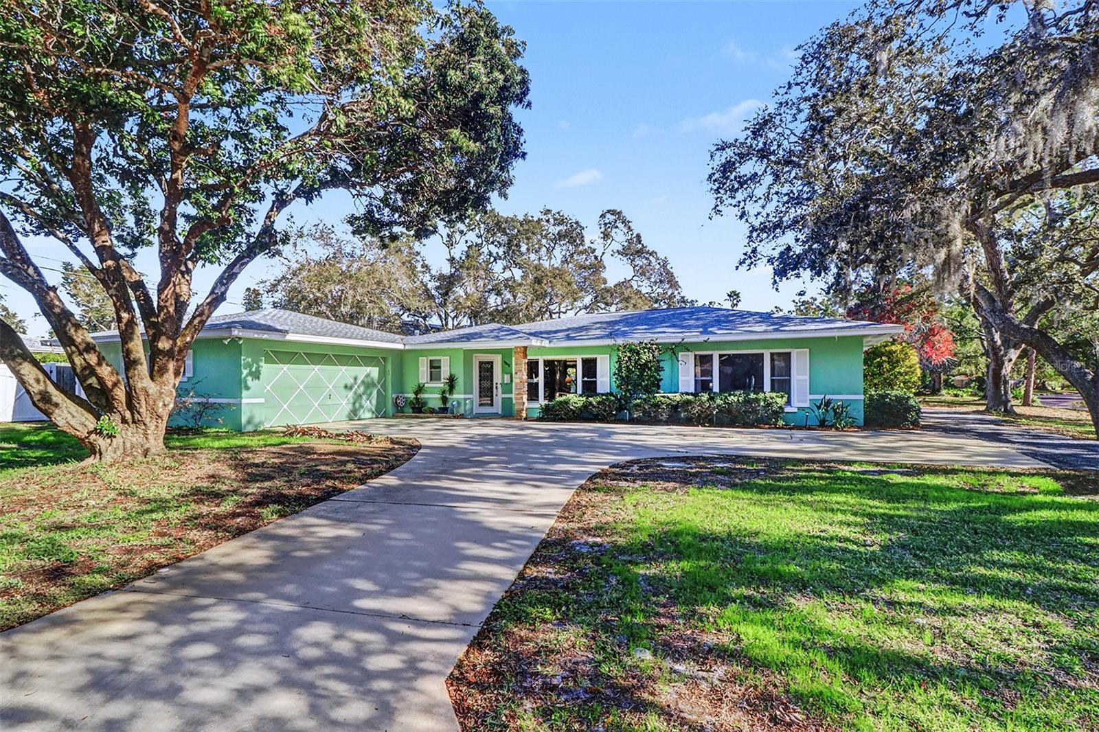 1515 Serpentine Dr, note additional parking, plus 2 car garage