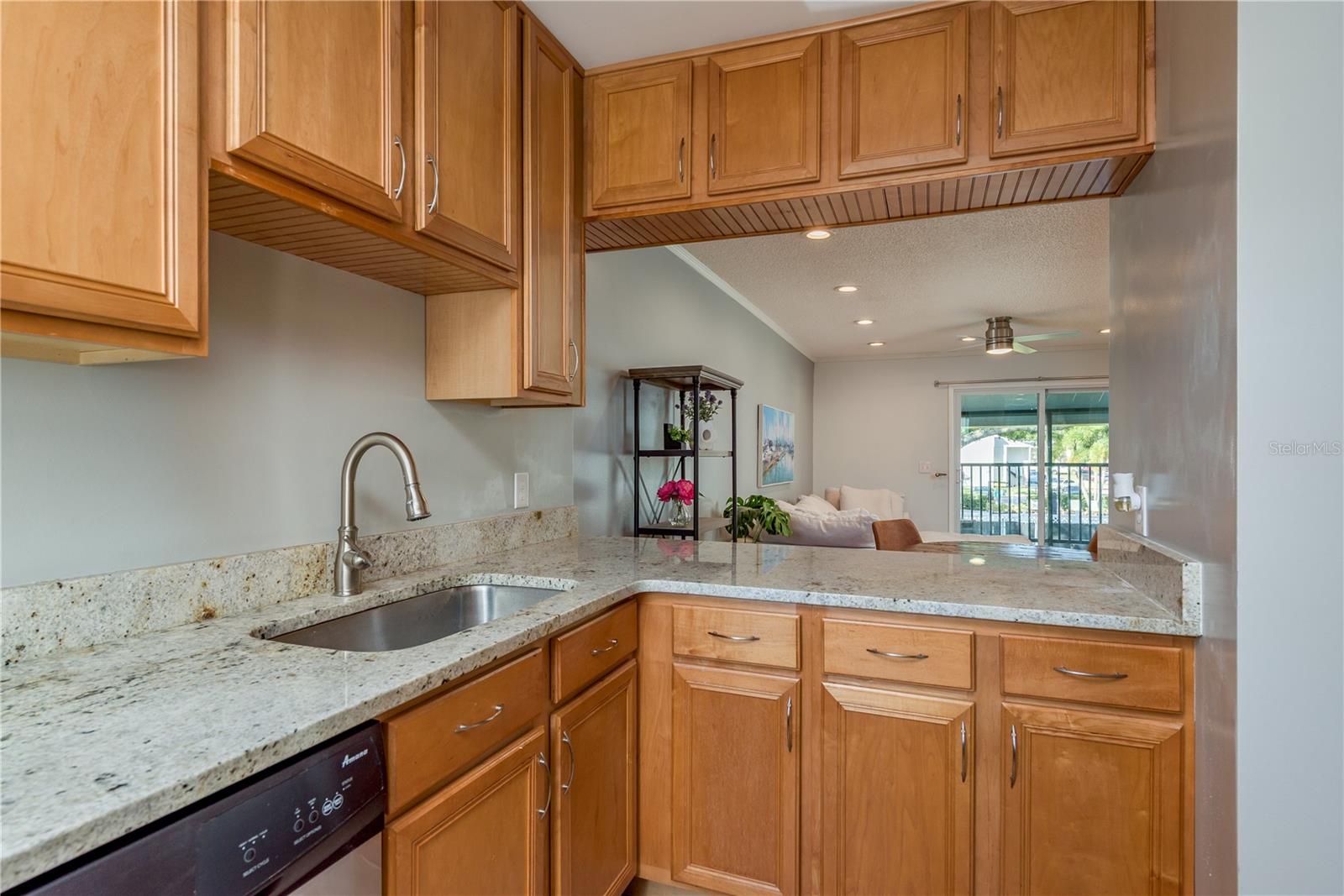 Pass through to Dinette area