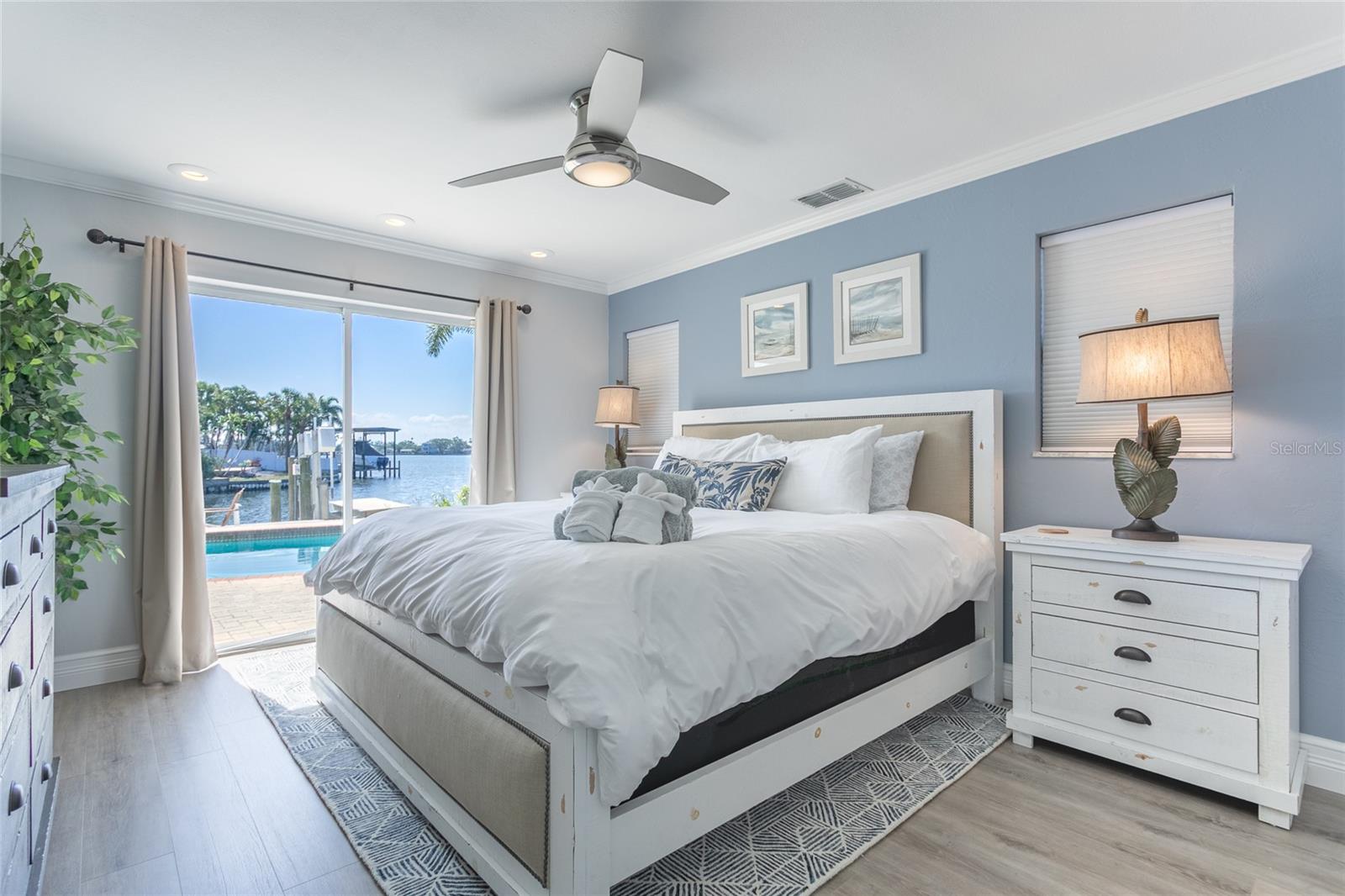 Main level primary ensuite