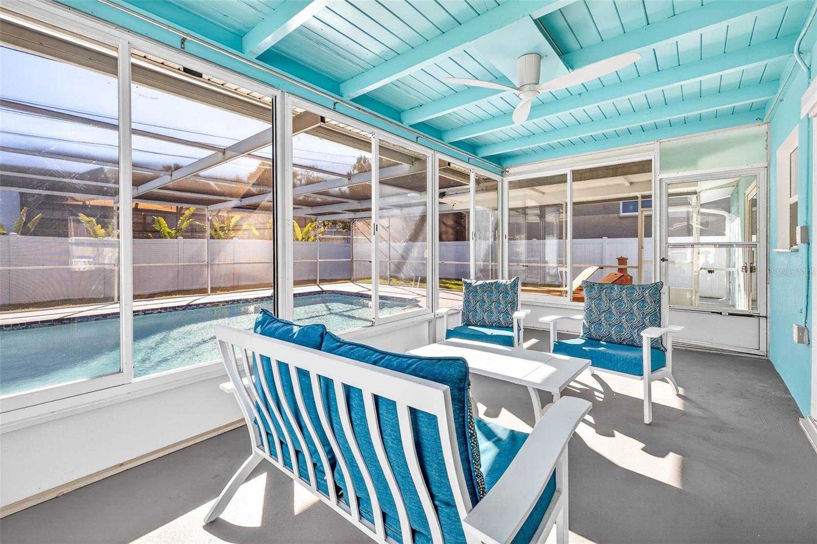 Florida Rm w/ Acrylic Windows