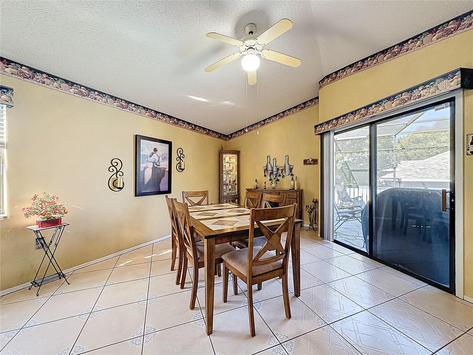 Eat-in Kitchen/Dining Area