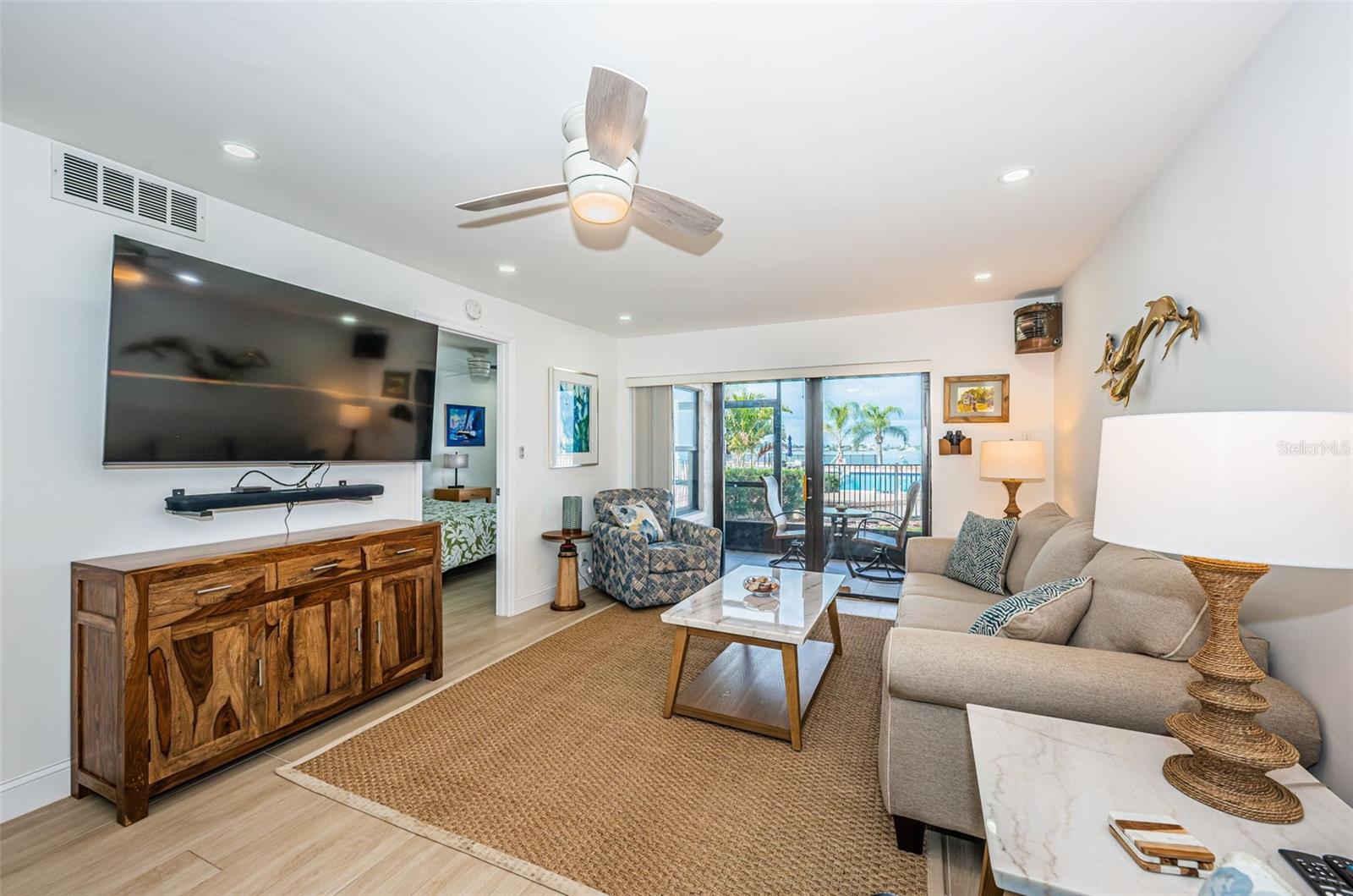 Main living area is very nicely furnished