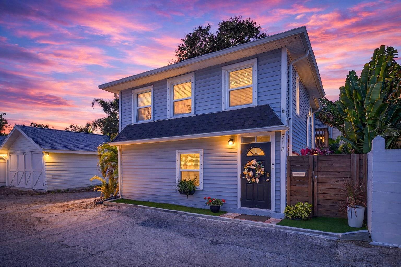 718 26th Ave N - Located in beautiful Crescent Heights