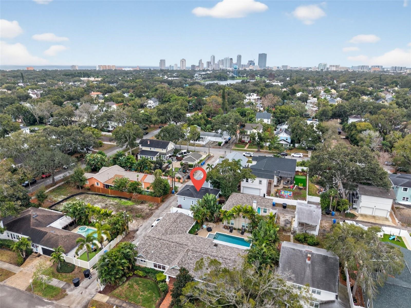 Crescent Heights Minutes to Downtown St Pete