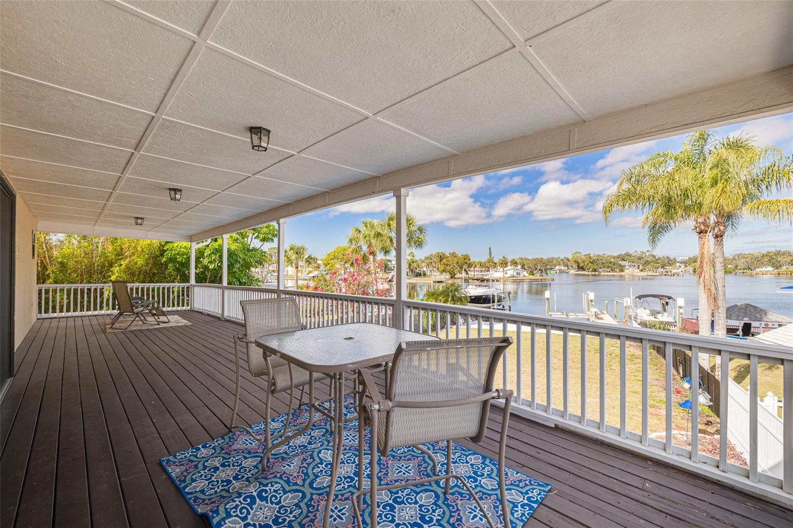 Private upstairs balcony